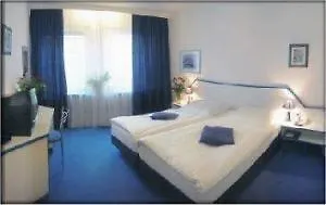 Kraeme Am Roemer - Self Check In 3*