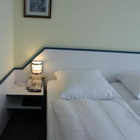 Kraeme Am Roemer - Self Check In Hotel 3*